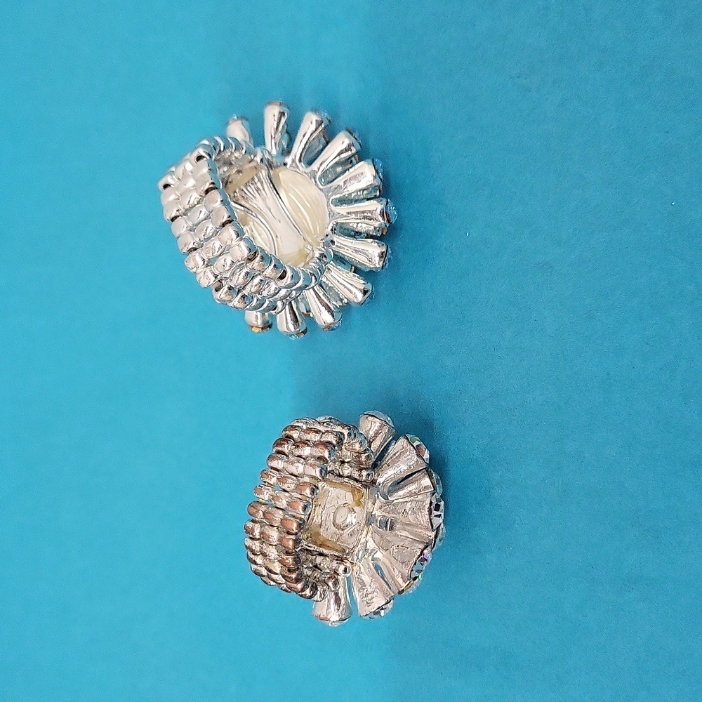 Ring bundle, 2 Embellished Statement Rings - Picture 7 of 8